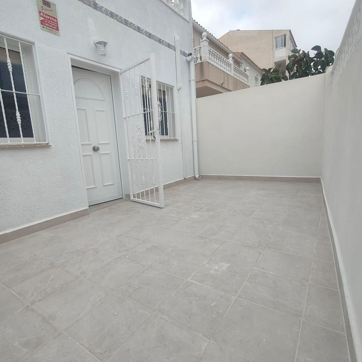 2 soveværelse Byhus til salg i Torrevieja med swimmingpool - € 229.900 (Ref: 9885080)