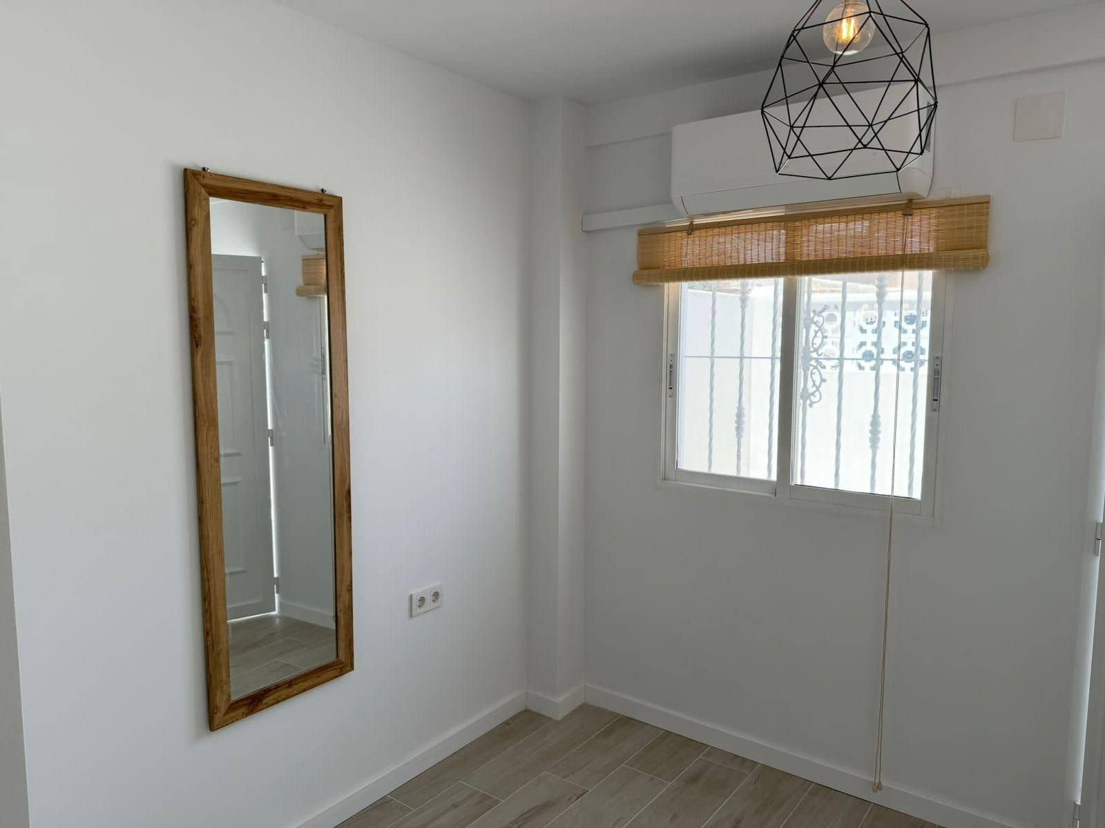 2 soveværelse Byhus til salg i Torrevieja med swimmingpool - € 229.900 (Ref: 9885080)