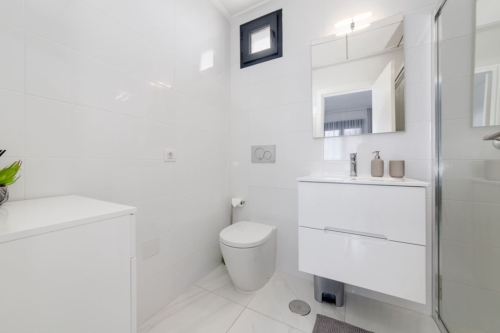 3 bedroom Townhouse for sale in Filipinas - € 325,000 (Ref: 9888180)