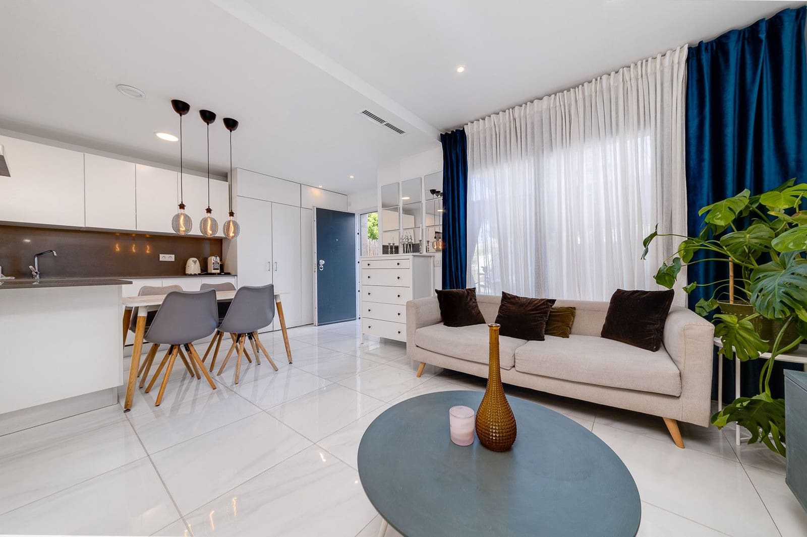 3 bedroom Townhouse for sale in Filipinas - € 325,000 (Ref: 9888180)