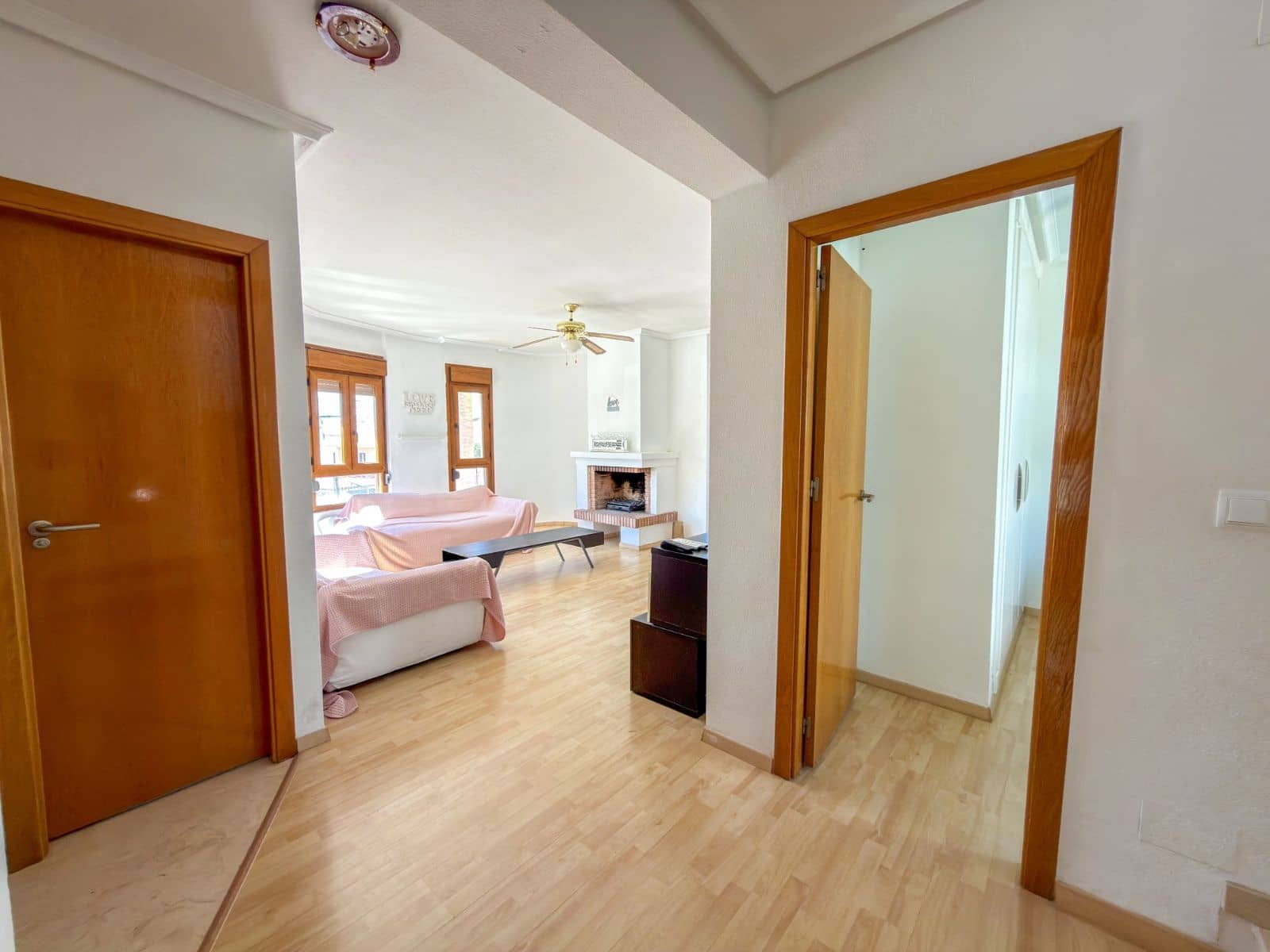 Chalet de 3 habitaciones en Algorfa en venta con piscina - 375.000 € (Ref: 9892585)