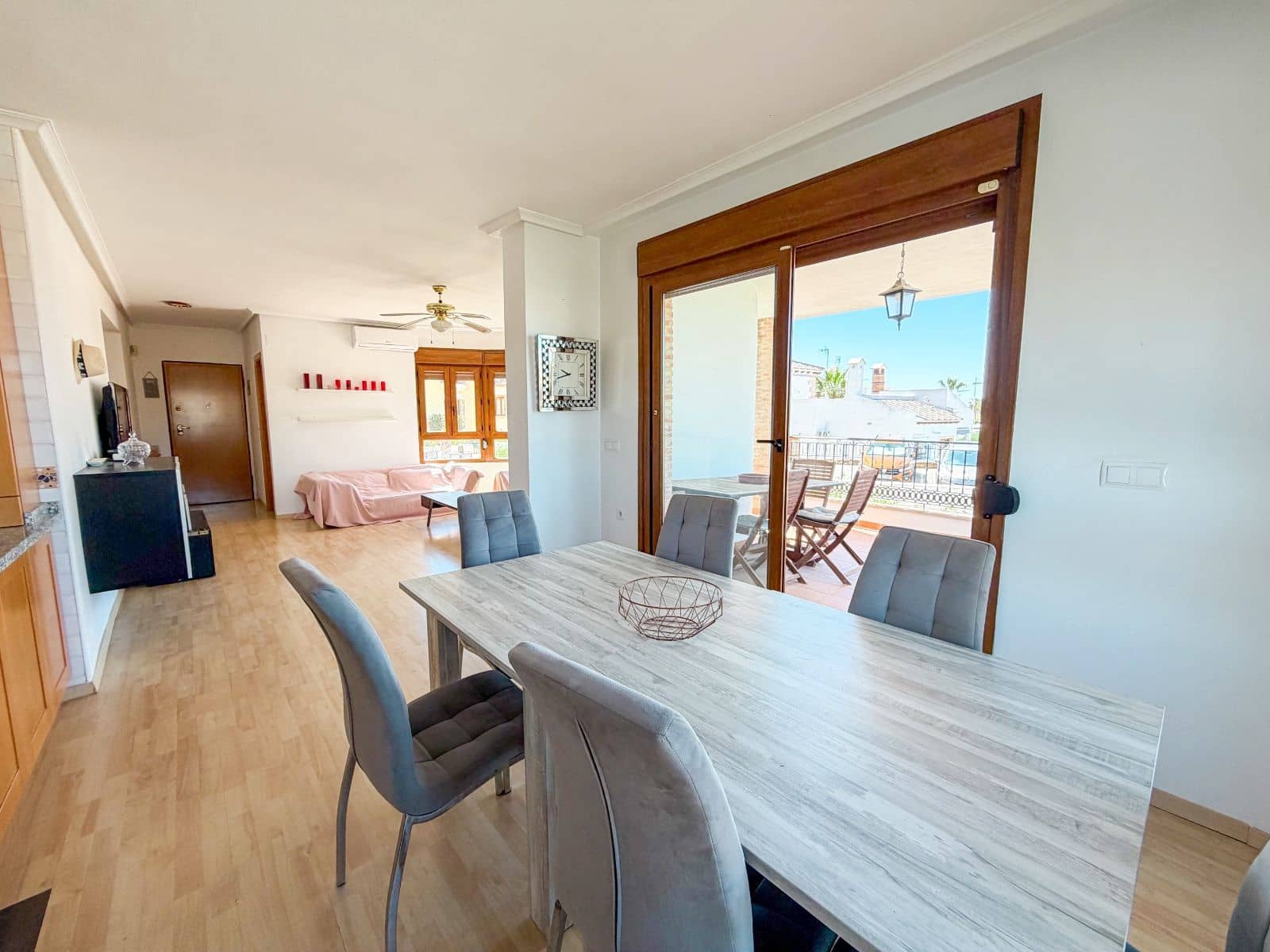 Chalet de 3 habitaciones en Algorfa en venta con piscina - 375.000 € (Ref: 9892585)