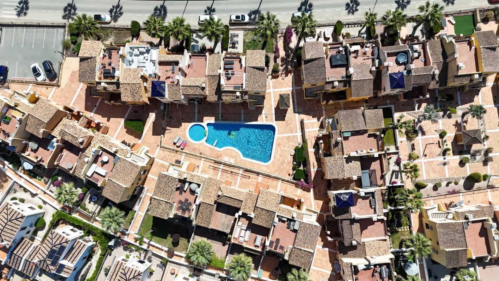 Chalet de 3 habitaciones en Algorfa en venta con piscina - 375.000 € (Ref: 9892585)