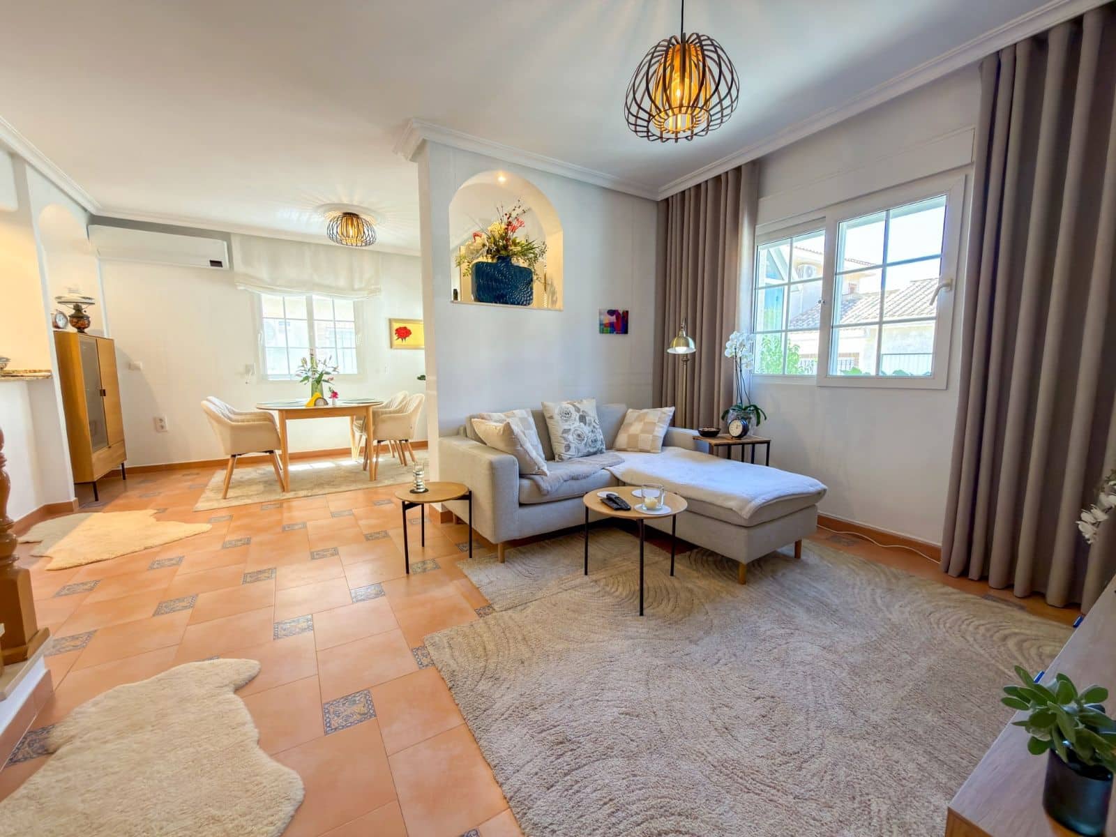 4 Zimmer Villa zu verkaufen in Orihuela Costa mit Pool - 335.000 € (Ref: 9892586)