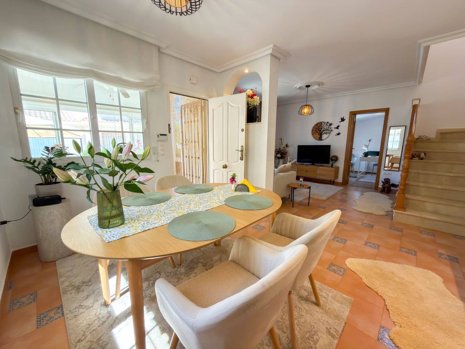 4 Zimmer Villa zu verkaufen in Orihuela Costa mit Pool - 335.000 € (Ref: 9892586)