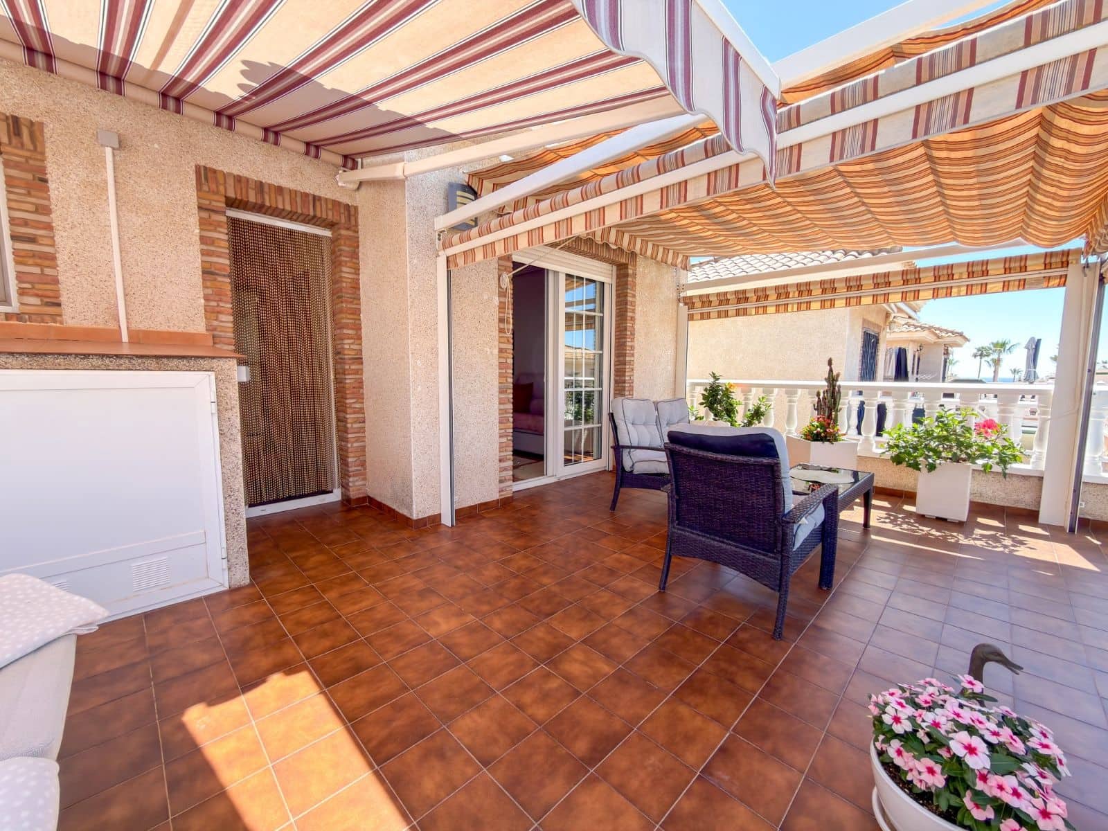 4 Zimmer Villa zu verkaufen in Orihuela Costa mit Pool - 335.000 € (Ref: 9892586)
