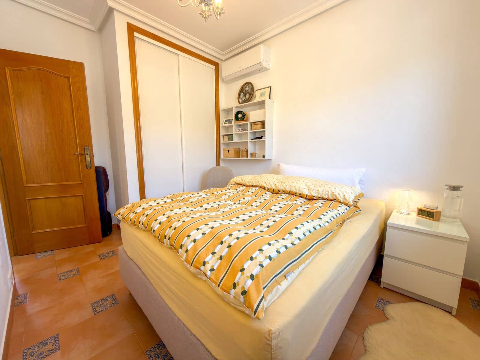 4 Zimmer Villa zu verkaufen in Orihuela Costa mit Pool - 335.000 € (Ref: 9892586)