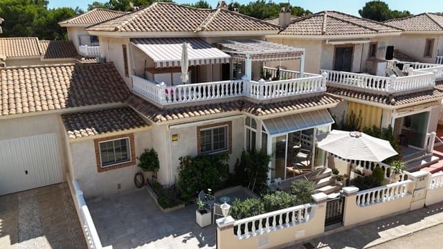 4 sovrum Villa till salu i Lomas de Cabo Roig - Los Dolses, Orihuela med pool - 335 000 € (Ref: 9892586)