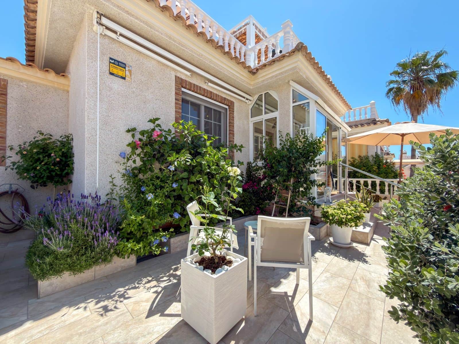 4 Zimmer Villa zu verkaufen in Orihuela Costa mit Pool - 335.000 € (Ref: 9892586)