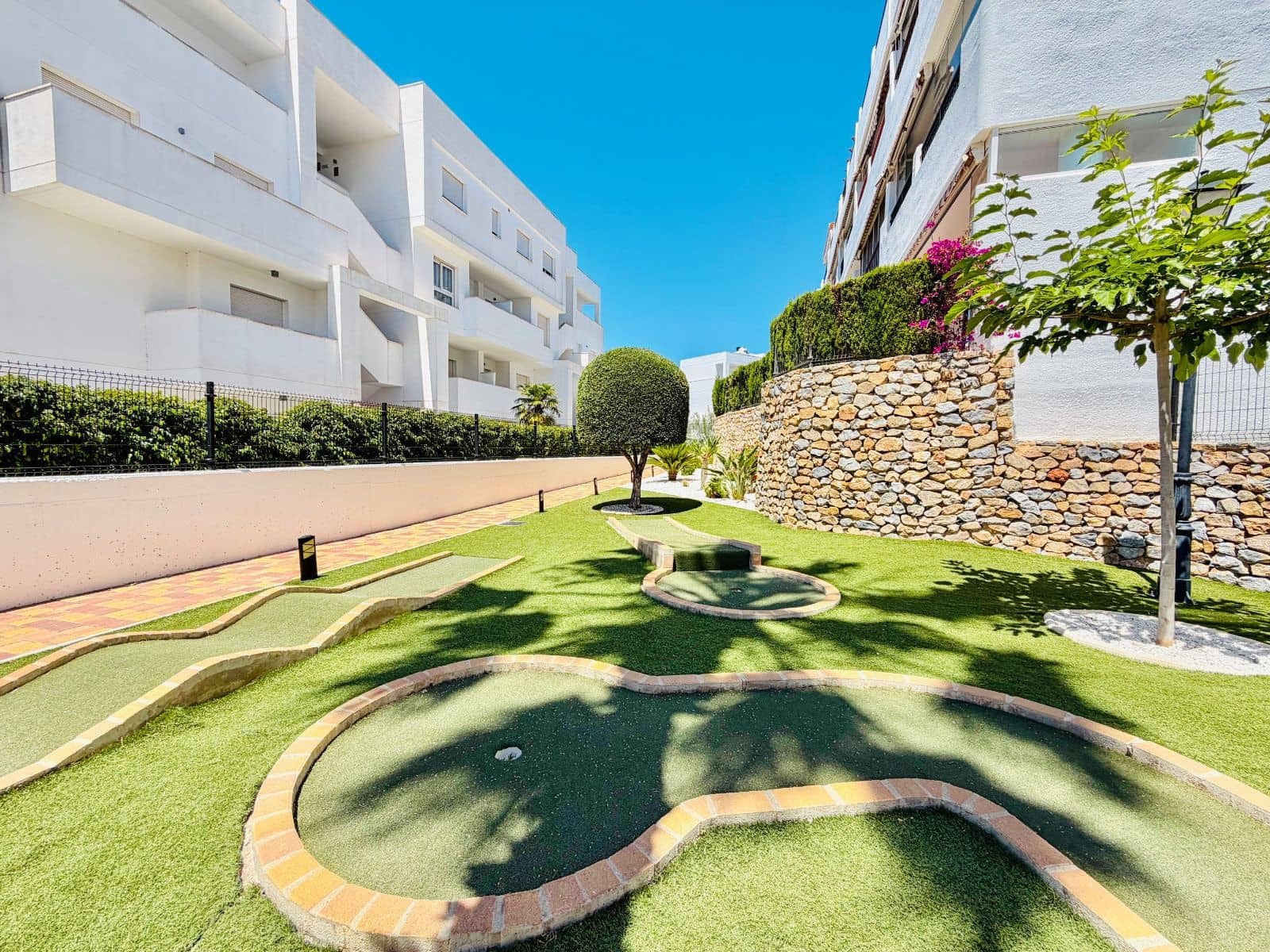 2 Zimmer Apartment zu verkaufen in Orihuela Costa mit Pool Garage - 235.000 € (Ref: 9892587)