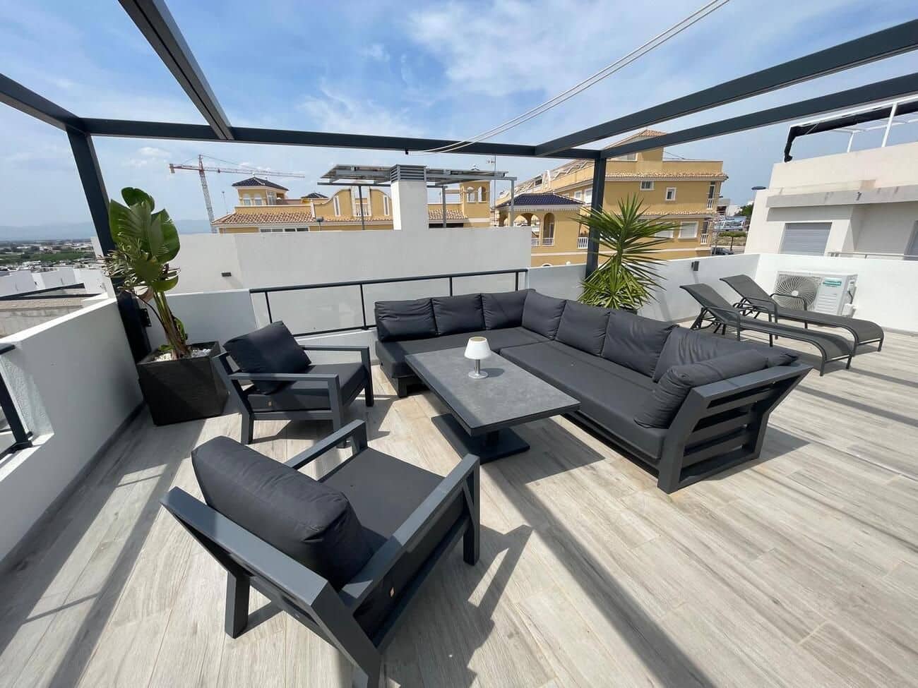 3 makuuhuone Huvila myytävänä paikassa Benijofar mukana uima-altaan - 469 000 € (Ref: 9892589)