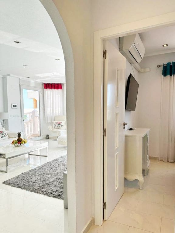 4 bedroom Villa for sale in San Miguel de Salinas with pool - € 335,000 (Ref: 9896543)