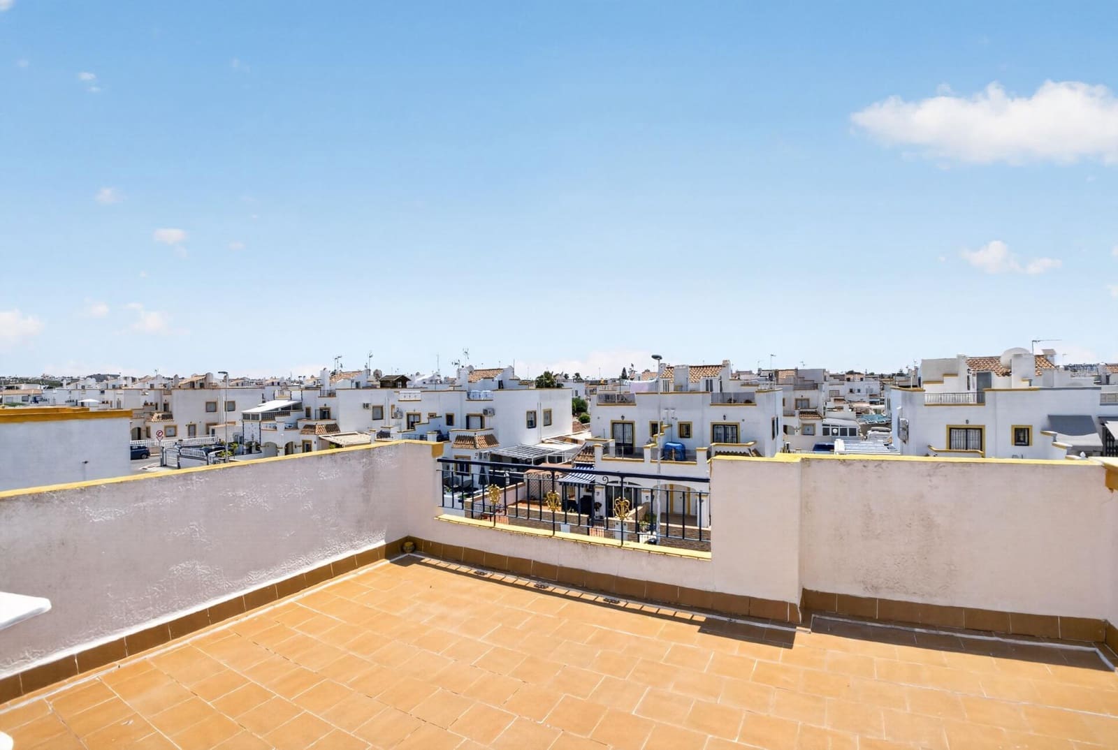 3 sypialnia Apartament na sprzedaż w Torrevieja z basenem - 195 000 € (Ref: 9896565)