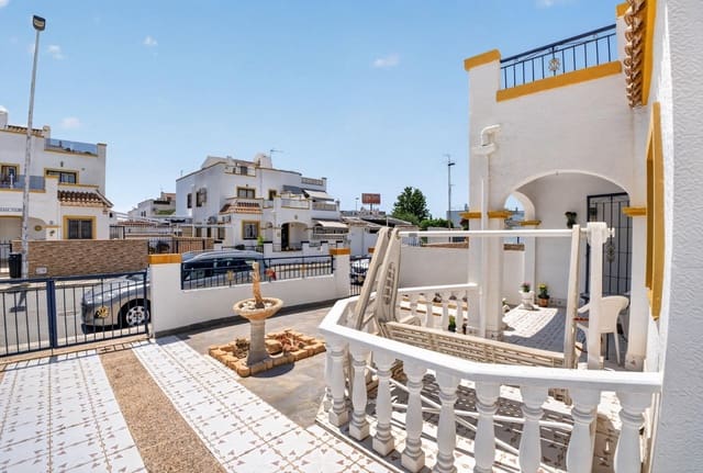 3 makuuhuone Huoneisto myytävänä paikassa Torrevieja mukana uima-altaan - 195 000 € (Ref: 9896565)