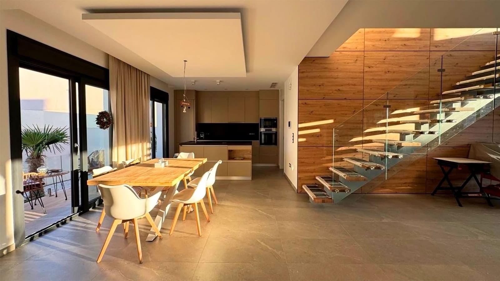 Chalet de 4 habitaciones en Rojales en venta con piscina - 975.000 € (Ref: 9896568)