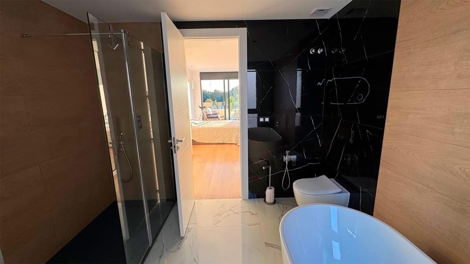 Chalet de 4 habitaciones en Rojales en venta con piscina - 975.000 € (Ref: 9896568)