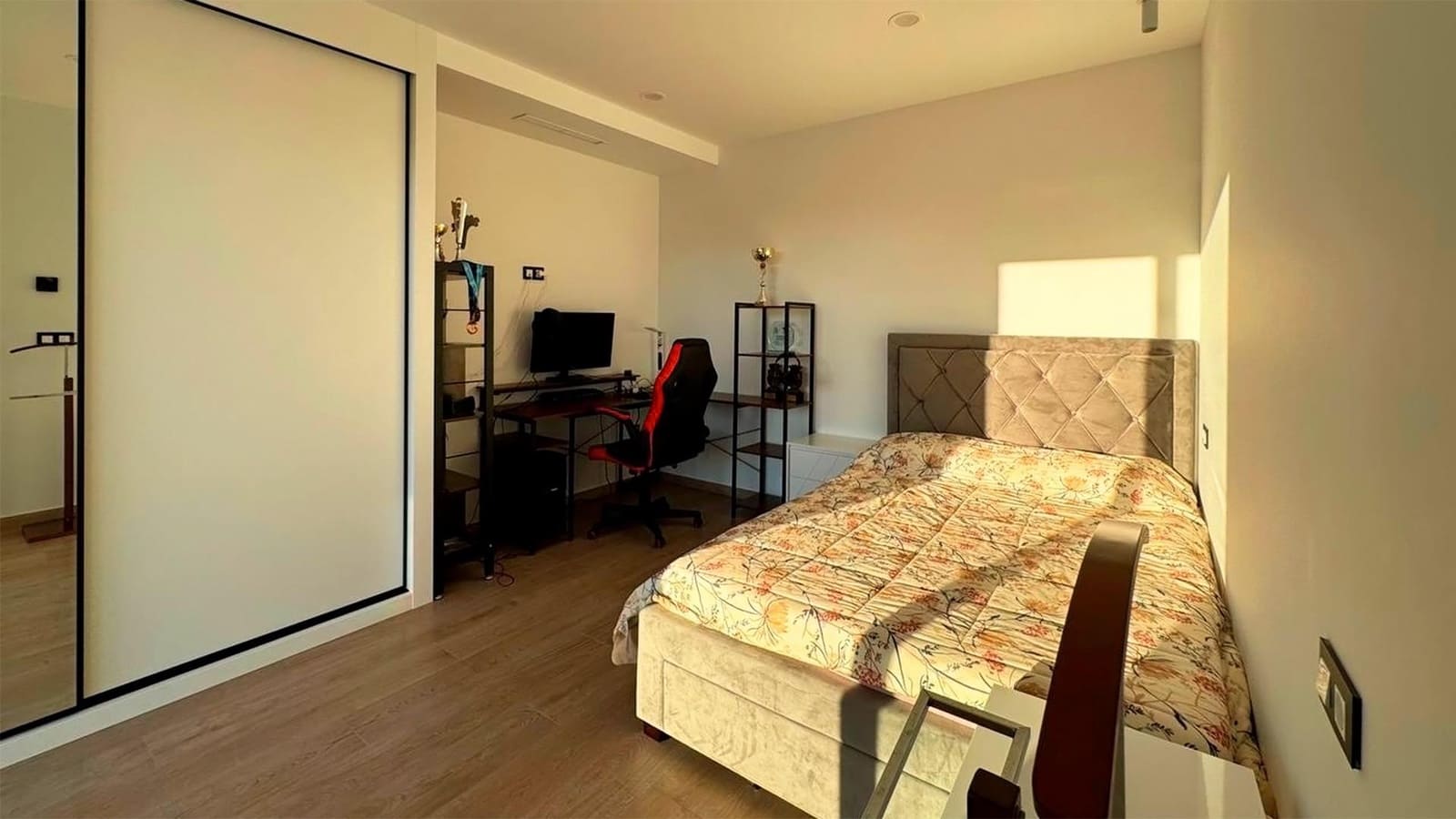 Chalet de 4 habitaciones en Rojales en venta con piscina - 975.000 € (Ref: 9896568)