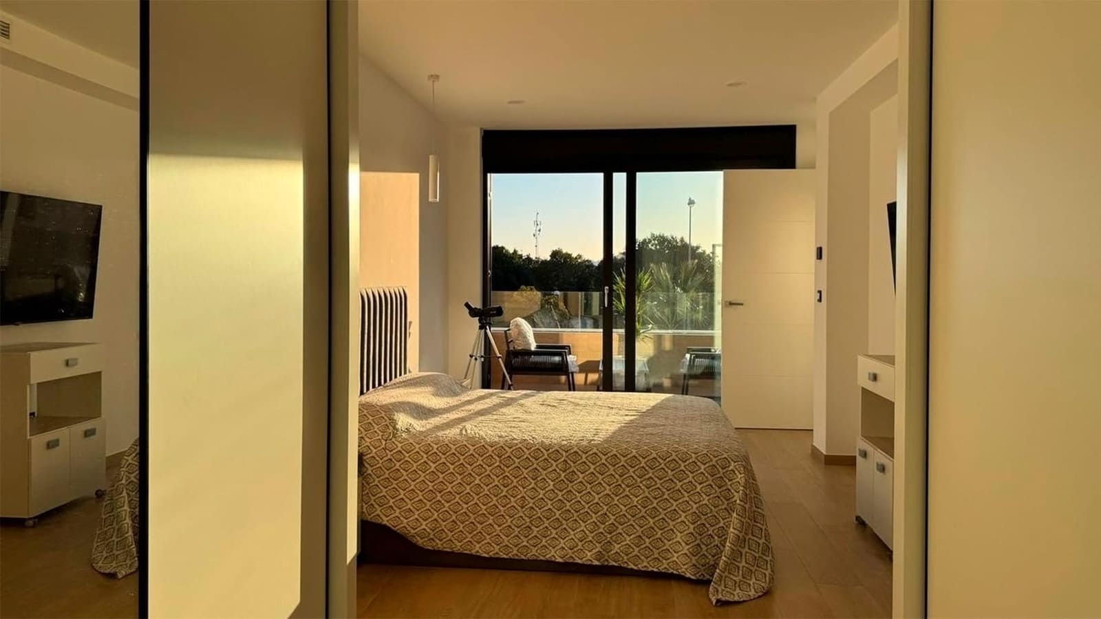 Chalet de 4 habitaciones en Rojales en venta con piscina - 975.000 € (Ref: 9896568)