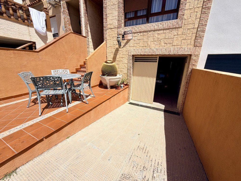 4 bedroom Townhouse for sale in Formentera del Segura with garage - € 212,000 (Ref: 9896574)