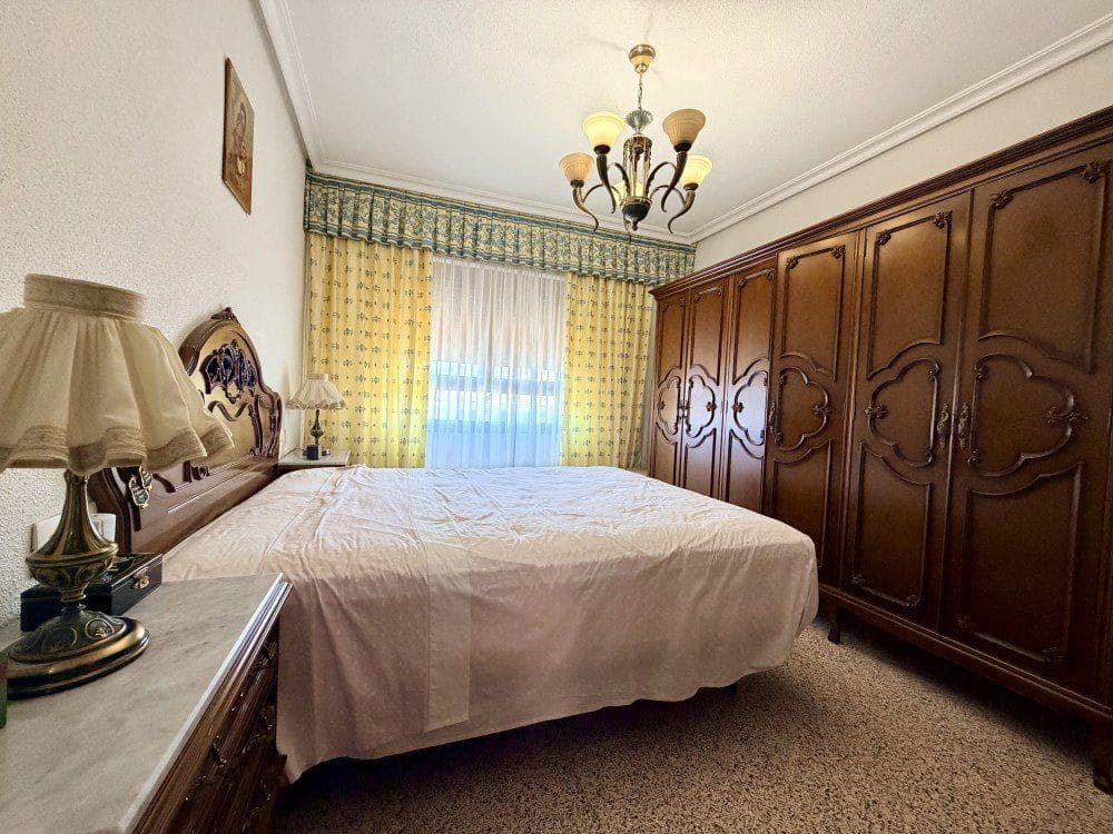 4 bedroom Townhouse for sale in Formentera del Segura with garage - € 212,000 (Ref: 9896574)