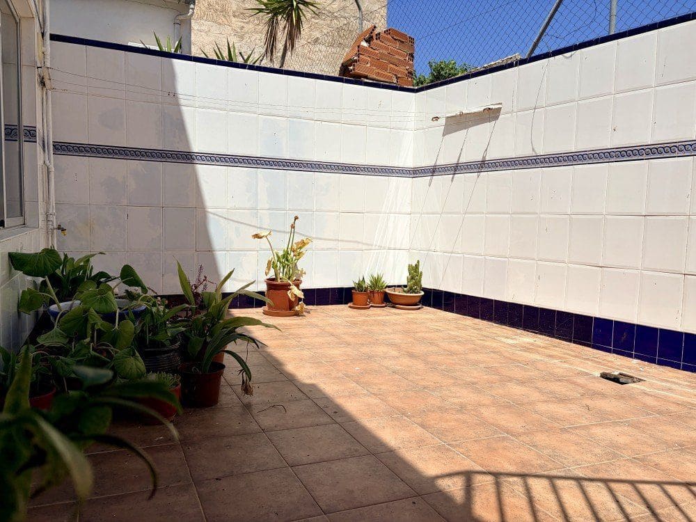 4 bedroom Townhouse for sale in Formentera del Segura with garage - € 212,000 (Ref: 9896574)