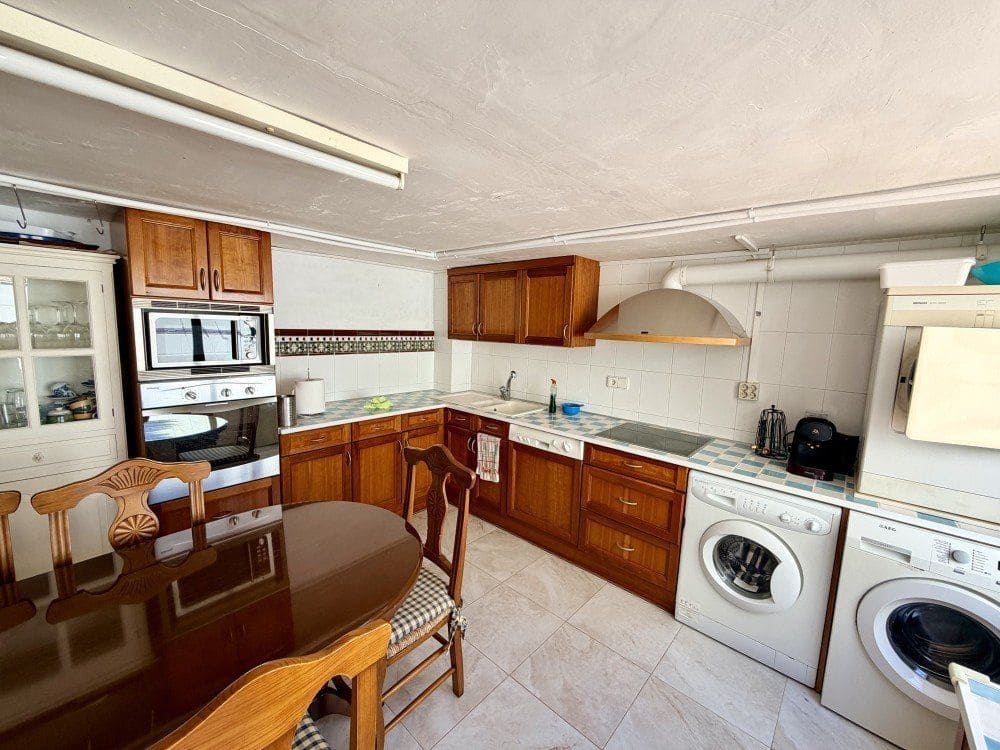 4 bedroom Townhouse for sale in Formentera del Segura with garage - € 212,000 (Ref: 9896574)