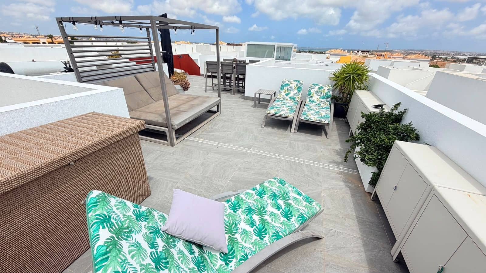 3 quarto Moradia para venda em Los Montesinos com piscina - 425 000 € (Ref: 9899043)