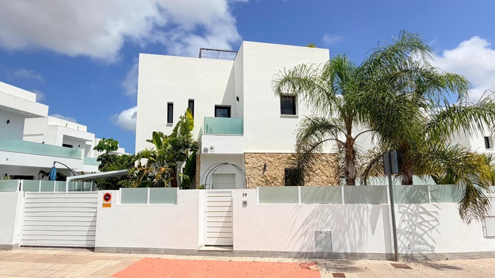 3 quarto Moradia para venda em Los Montesinos com piscina - 425 000 € (Ref: 9899043)
