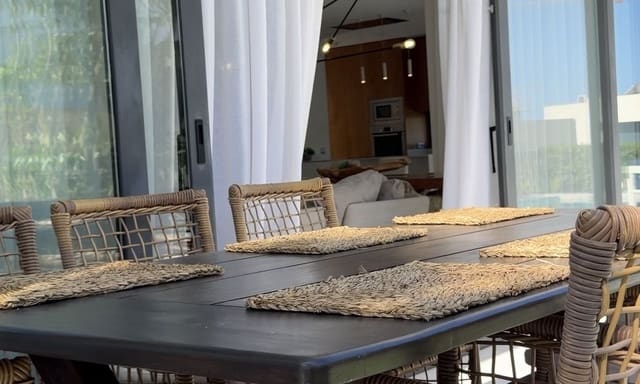 4 makuuhuone Huvila myytävänä paikassa La Villajoyosa / Vila Joiosa mukana uima-altaan - 1 340 000 € (Ref: 9899045)