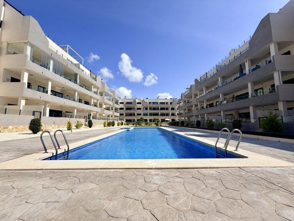 3 Zimmer Apartment zu verkaufen in Villamartin mit Garage - 390.000 € (Ref: 9900246)