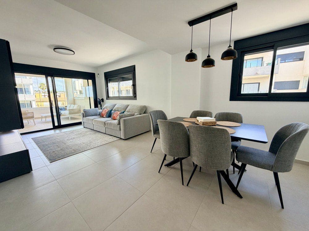 3 Zimmer Apartment zu verkaufen in Villamartin mit Garage - 390.000 € (Ref: 9900246)