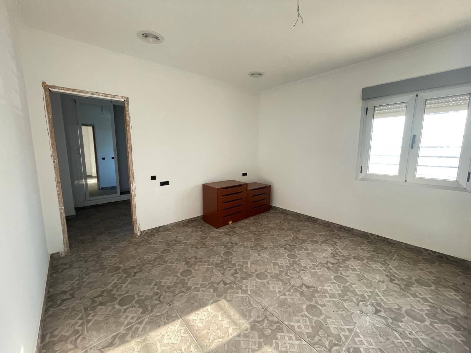Chalet de 3 habitaciones en Torrevieja en venta - 400.000 € (Ref: 9900310)