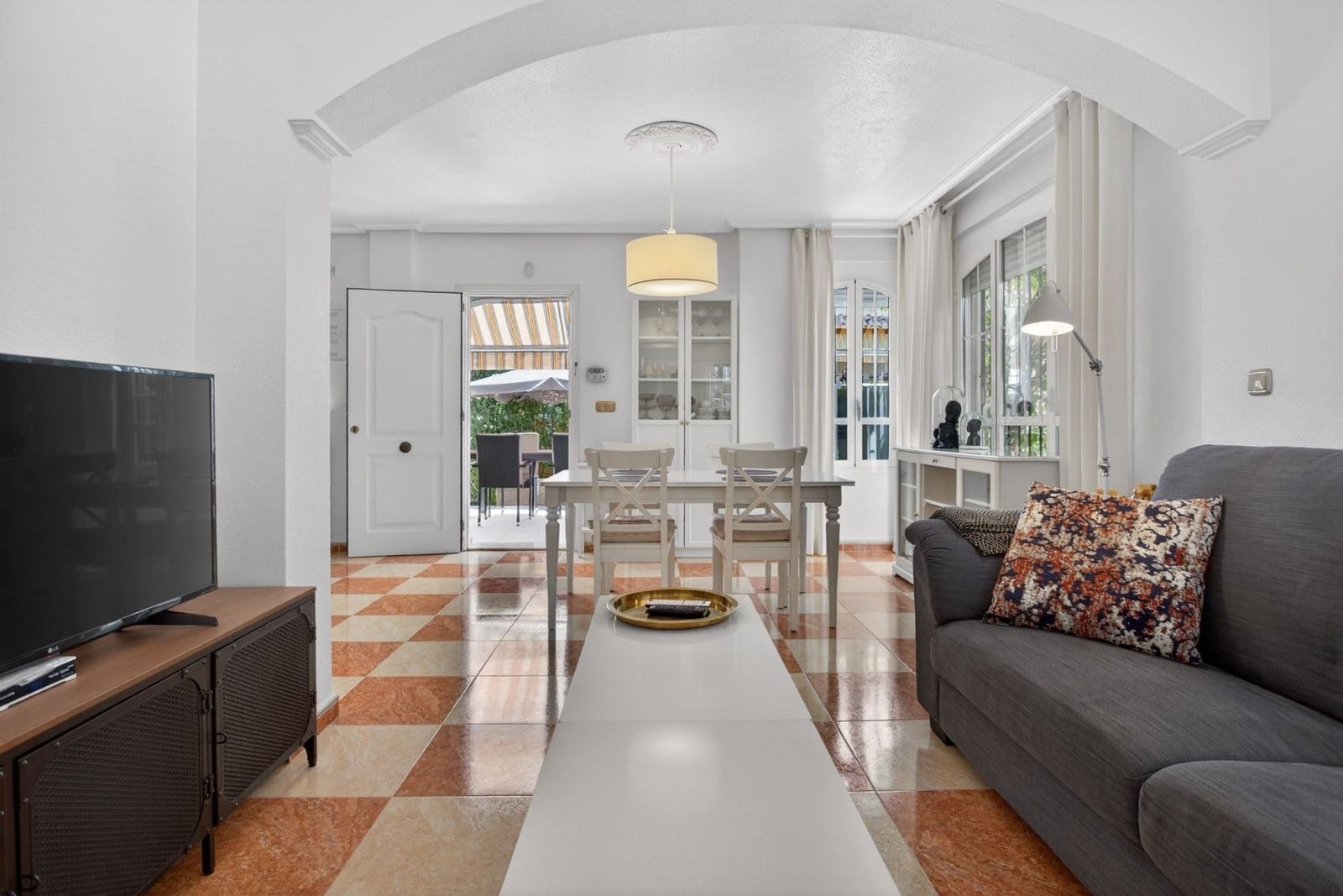 2 bedroom Villa for sale in Orihuela Costa - € 239,000 (Ref: 9904201)