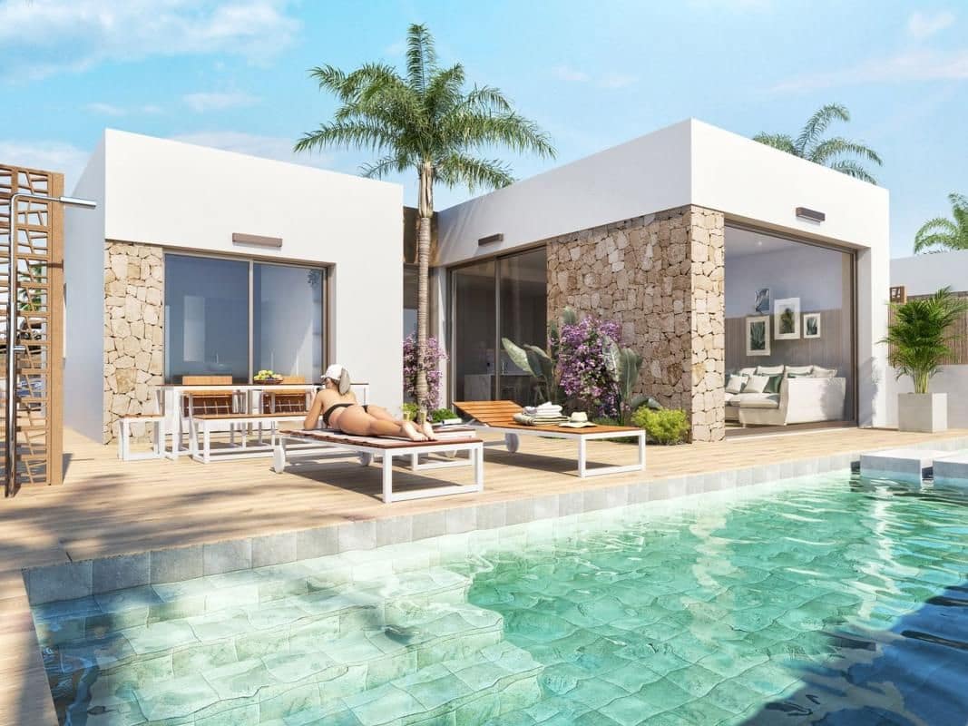 2 bedroom Apartment for sale in Los Alcazares with pool - € 269,000 (Ref: 9908227)