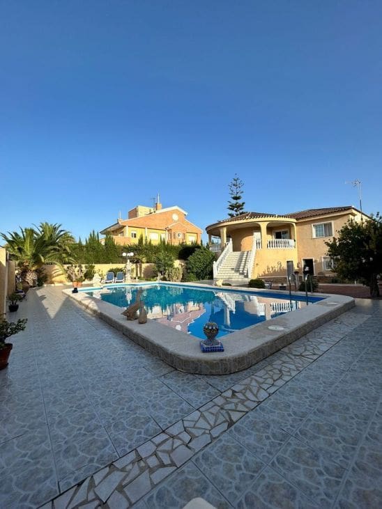 3 bedroom Villa for sale in Torrevieja with pool - € 650,000 (Ref: 9916073)