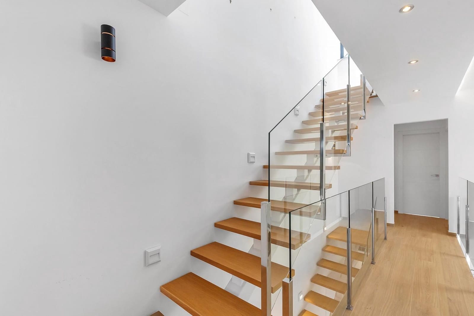 3 slaapkamer Villa te koop in Benijofar met zwembad - € 529.500 (Ref: 9917219)
