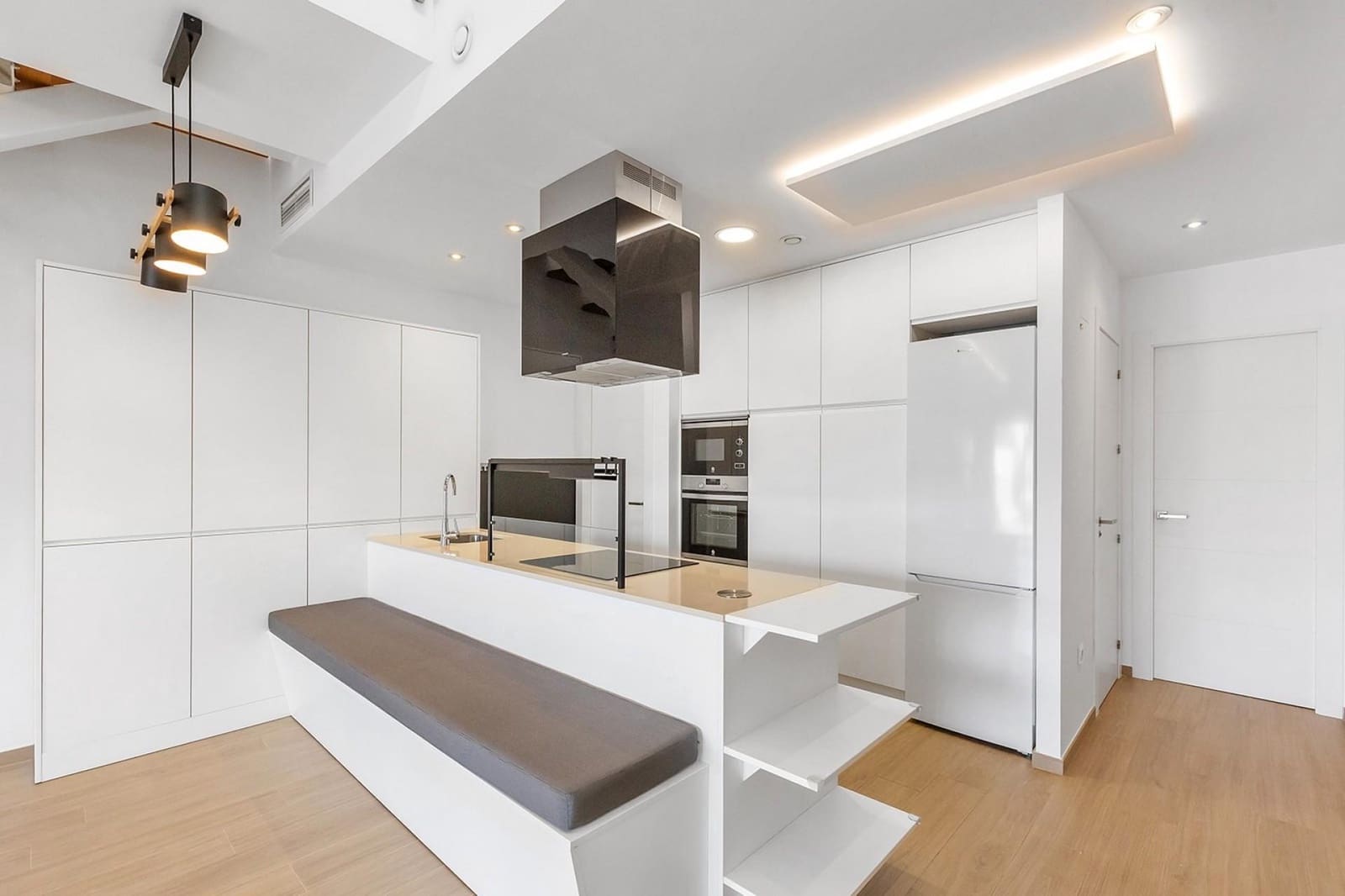 3 slaapkamer Villa te koop in Benijofar met zwembad - € 529.500 (Ref: 9917219)