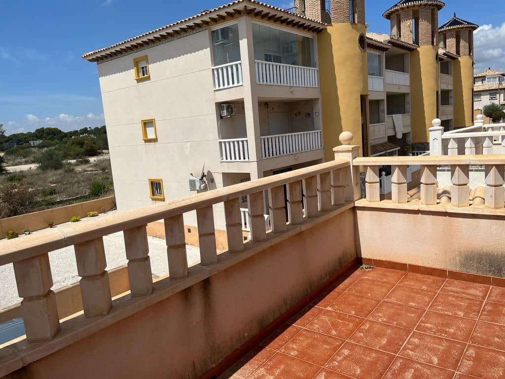 Piso de 4 habitaciones en Orihuela Costa en venta con piscina - 245.000 € (Ref: 9917228)