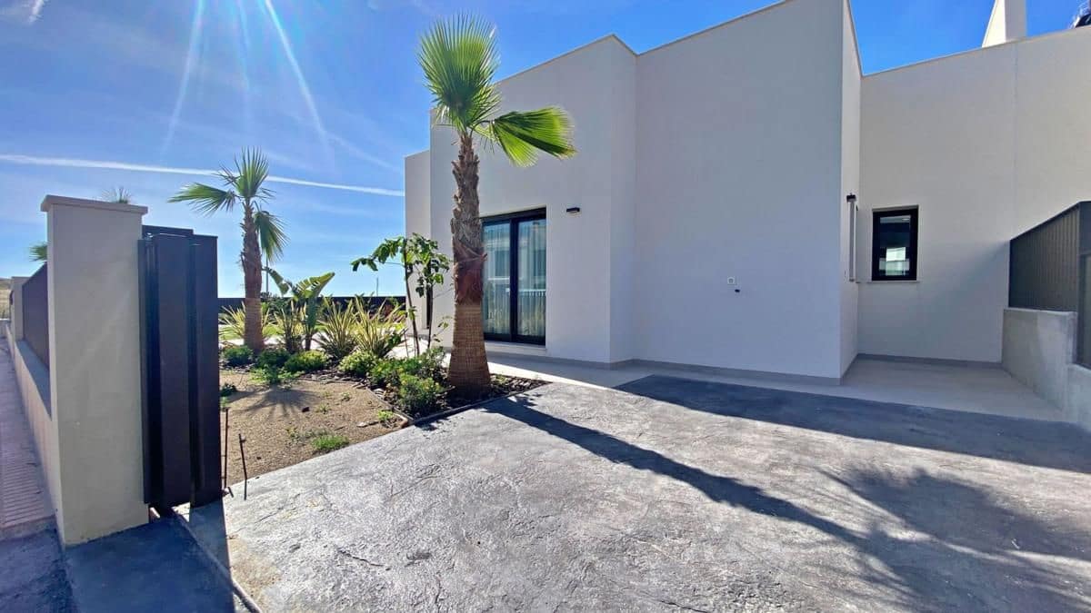 3 bedroom Villa for sale in Muchamiel / Mutxamel with pool - € 570,000 (Ref: 9917232)