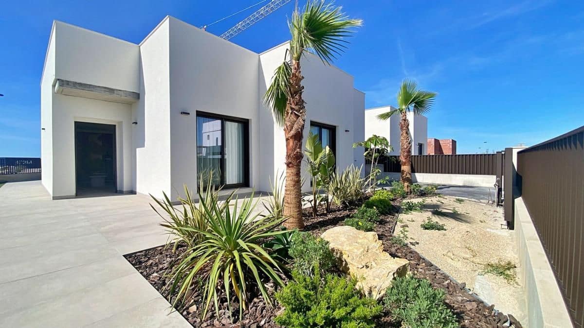 3 bedroom Villa for sale in Muchamiel / Mutxamel with pool - € 570,000 (Ref: 9917232)