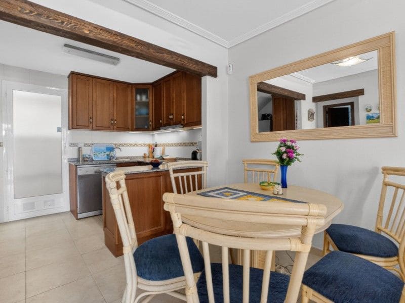 4 slaapkamer Villa te koop in Torrevieja - € 317.000 (Ref: 9917244)