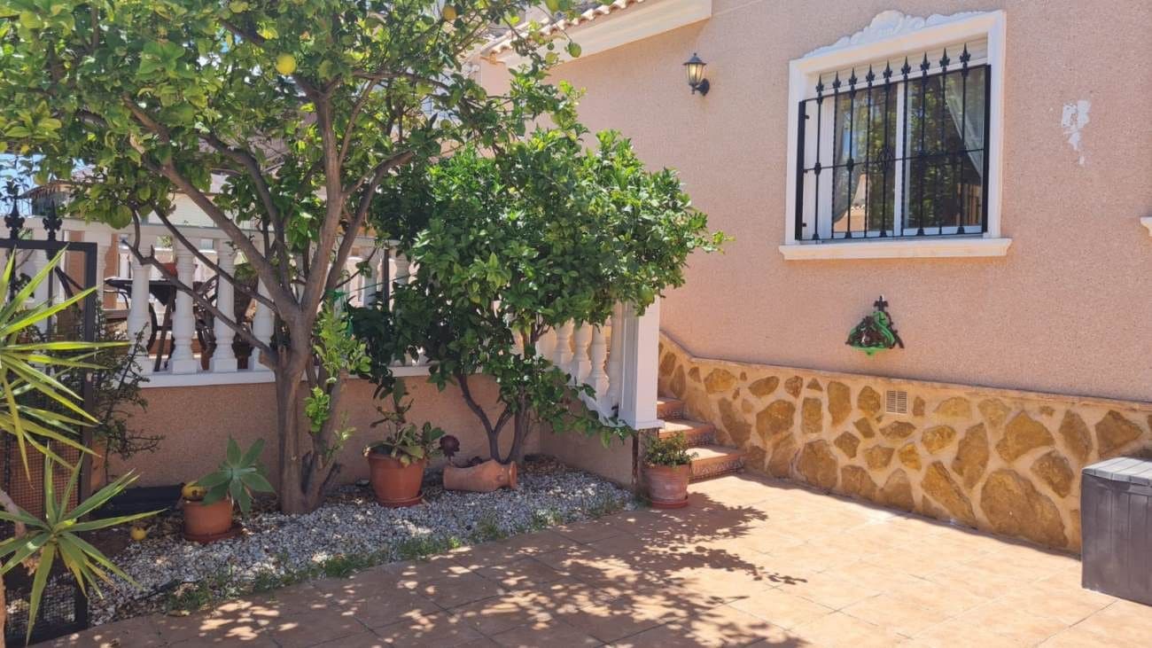 3 chambre Villa/Maison à vendre à Orihuela Costa avec piscine - 255 000 € (Ref: 9920627)