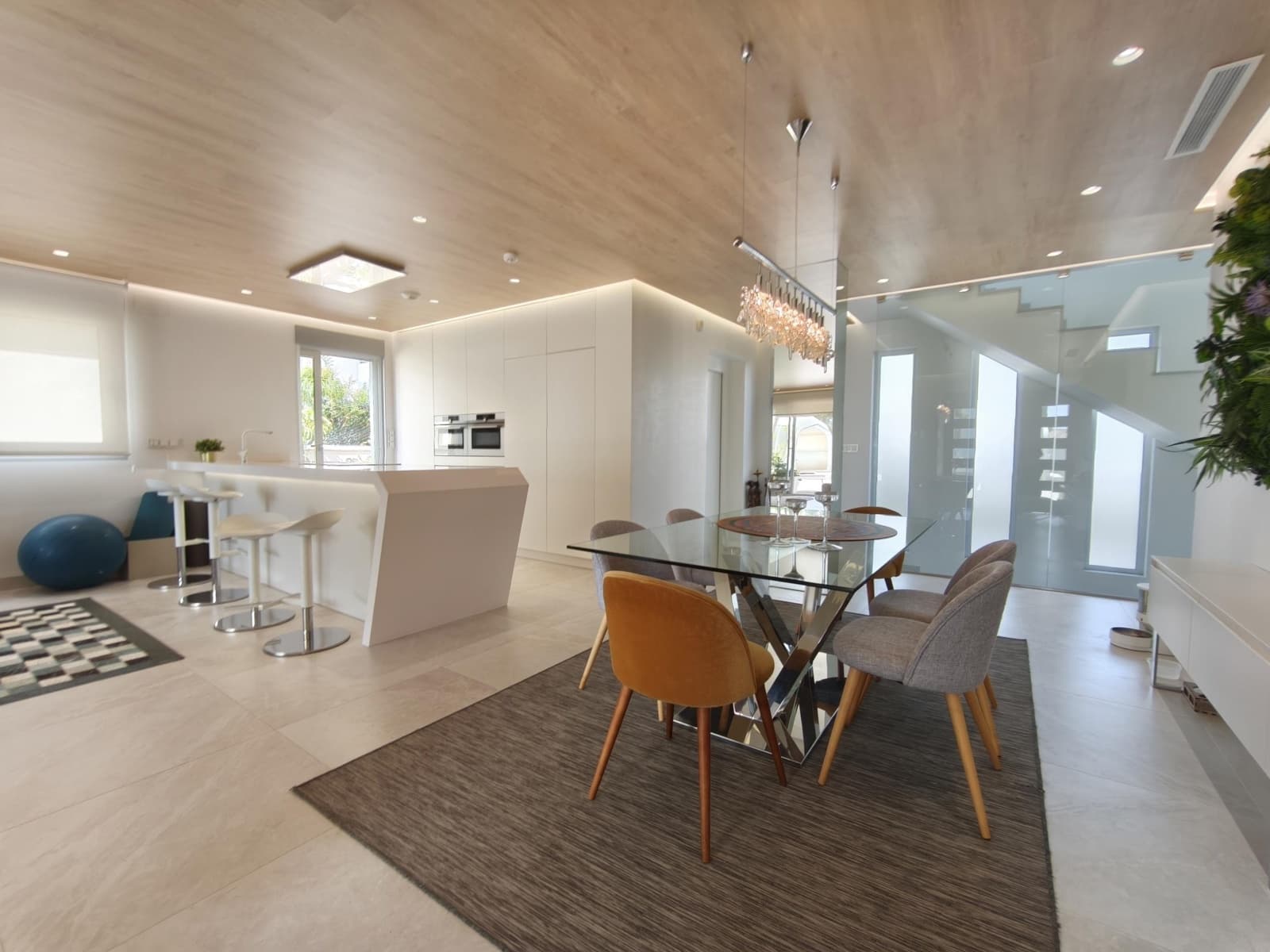 4 bedroom Villa for sale in Orihuela Costa with pool garage - € 1,890,000 (Ref: 9924767)