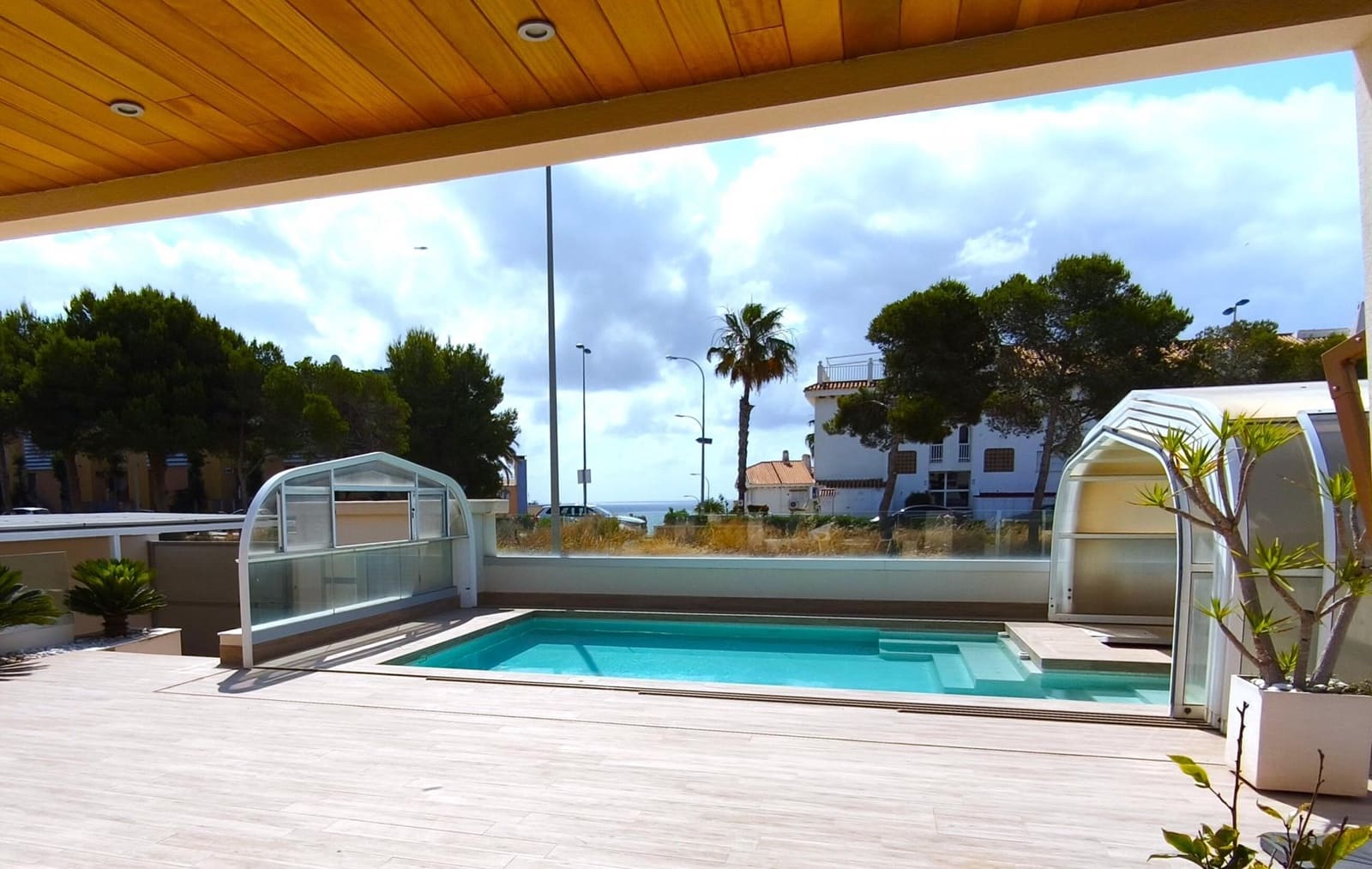 4 bedroom Villa for sale in Orihuela Costa with pool garage - € 1,890,000 (Ref: 9924767)
