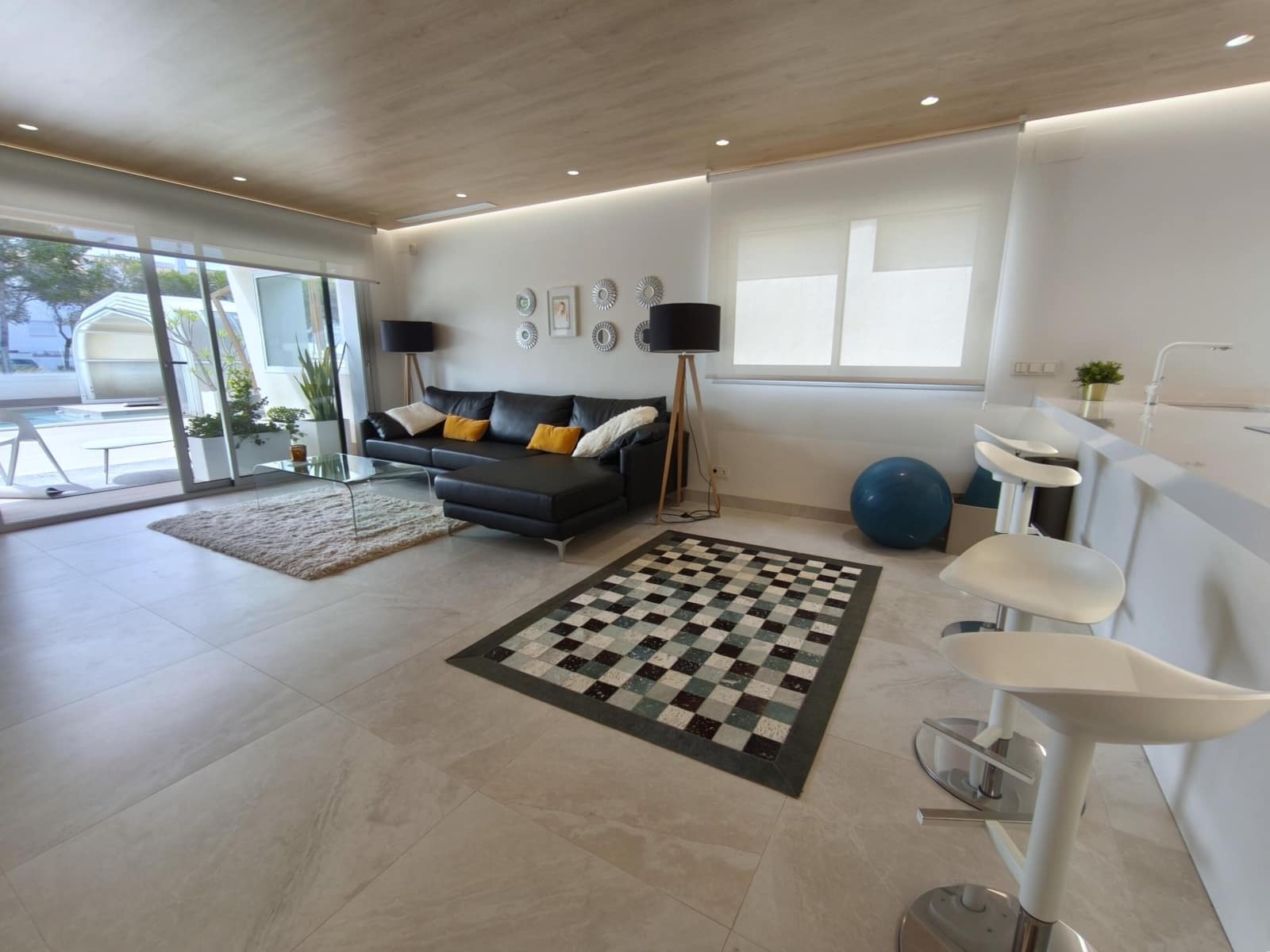 4 bedroom Villa for sale in Orihuela Costa with pool garage - € 1,890,000 (Ref: 9924767)