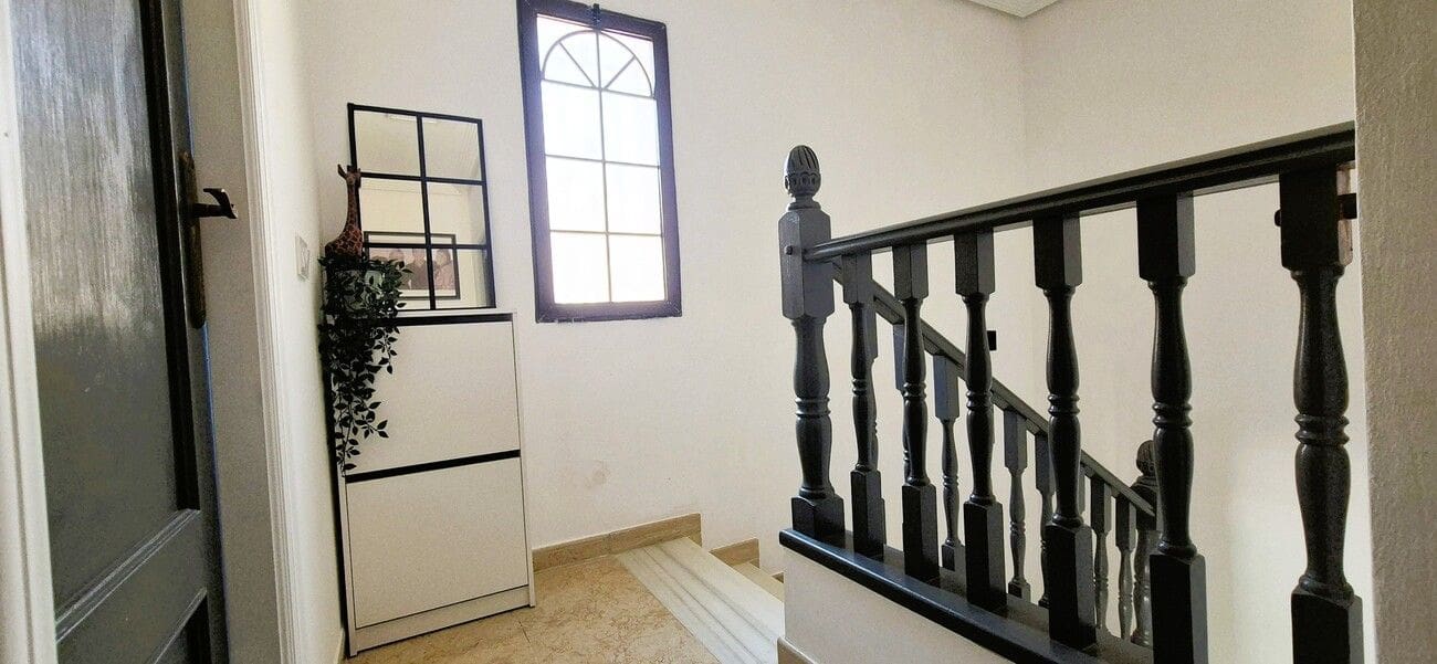 3 bedroom Villa for sale in San Miguel de Salinas - € 218,000 (Ref: 9930883)