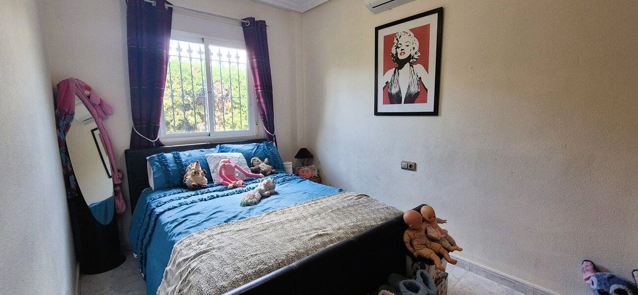 4 soveværelse Villa til salg i Villamartin med swimmingpool - € 389.995 (Ref: 9938397)