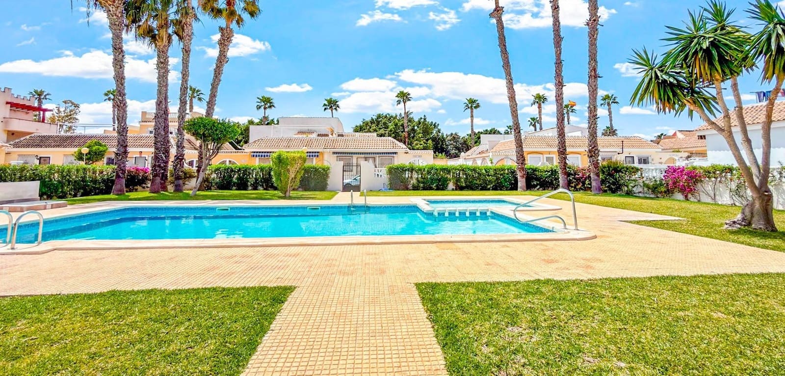 2 soveværelse Bungalow til salg i Los Narejos med swimmingpool garage - € 220.000 (Ref: 9940358)