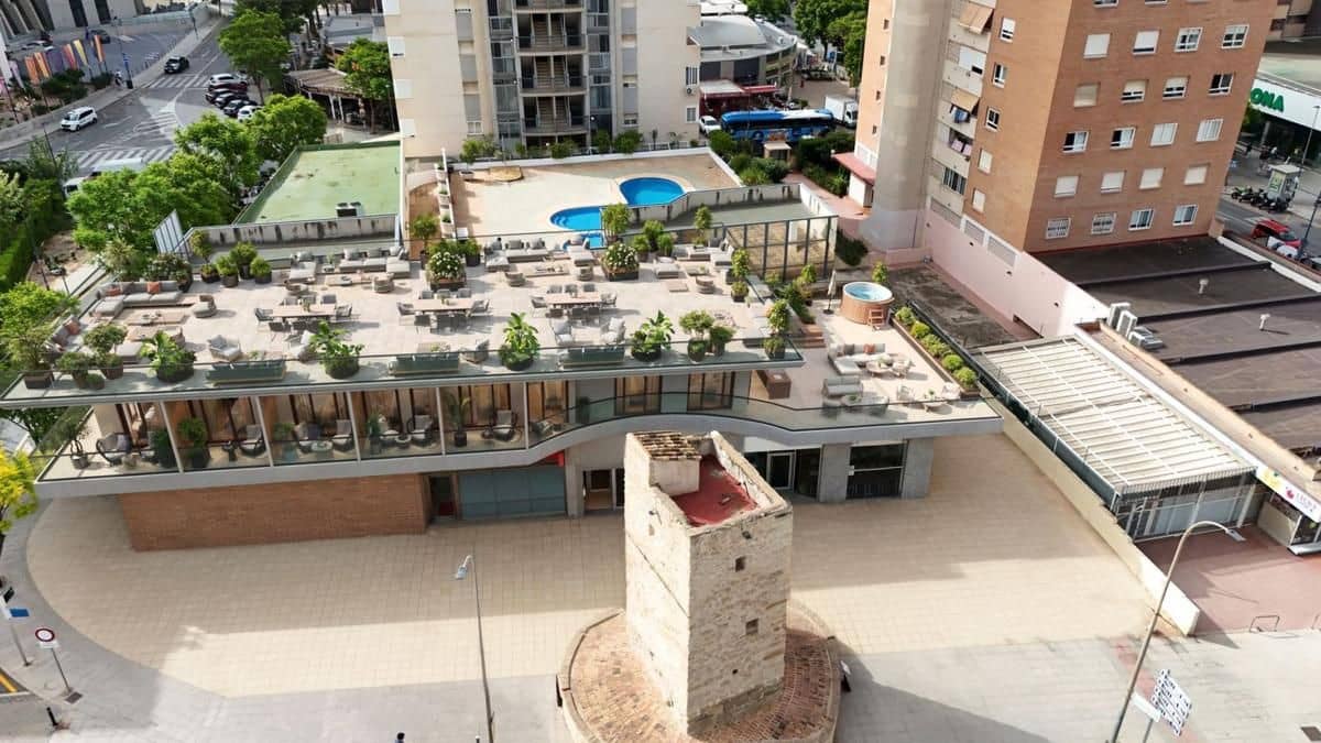 Appartement à vendre à Benidorm avec piscine - 184 000 € (Ref: 9945937)