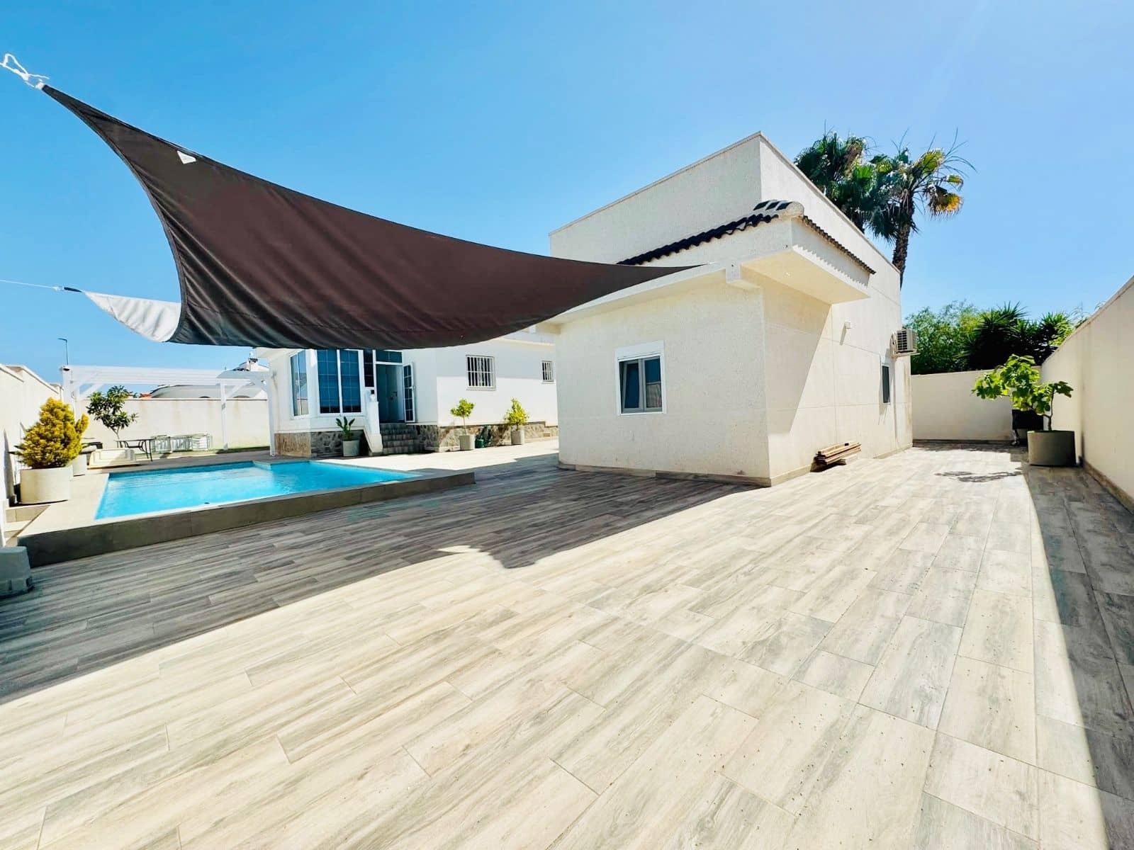4 chambre Villa/Maison à vendre à Dona Pepa avec piscine garage - 470 000 € (Ref: 9954403)